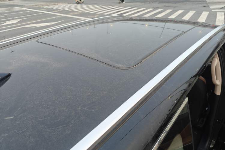 Used Hongqi HS7 PHEV 2025 Model 2.0T PHEV Four-Wheel Drive 2 Million Units Commemorative Edition 6-Seater Roof
