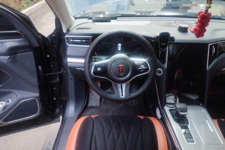 Used Hongqi HS7 PHEV 2025 Model 2.0T PHEV Four-Wheel Drive 2 Million Units Commemorative Edition 6-Seater Steering Wheel