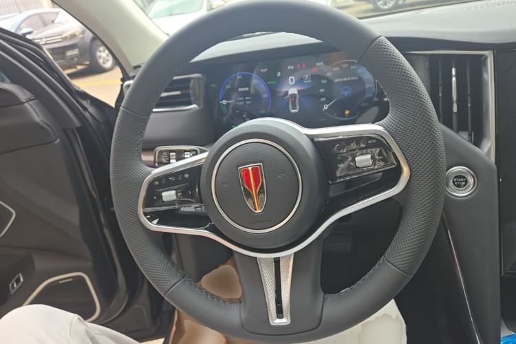 Used Hongqi HS7 PHEV 2025 Model 2.0T PHEV Four-Wheel Drive 2 Million Units Commemorative Edition 6-Seater Steering Wheel