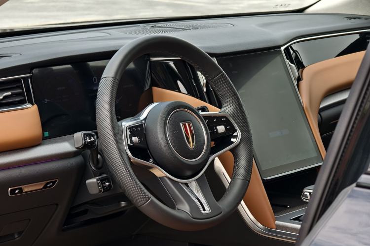 Used Hongqi HS7 PHEV 2025 Model 2.0T PHEV Four-Wheel Drive 2 Million Units Commemorative Edition 6-Seater Steering Wheel