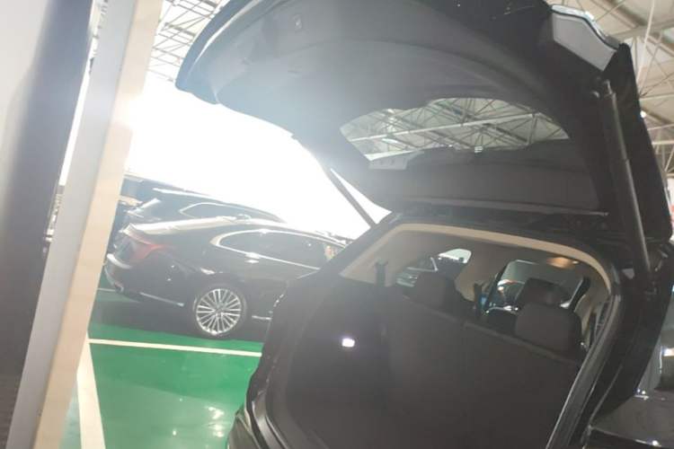 Used Hongqi HS7 PHEV 2025 Model 2.0T PHEV Four-Wheel Drive 2 Million Units Commemorative Edition 6-Seater Trunk