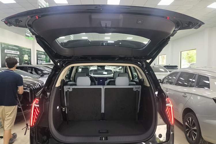 Used Hongqi HS7 PHEV 2025 Model 2.0T PHEV Two-Wheel Drive Qi Xiang Edition 6-Seater Trunk