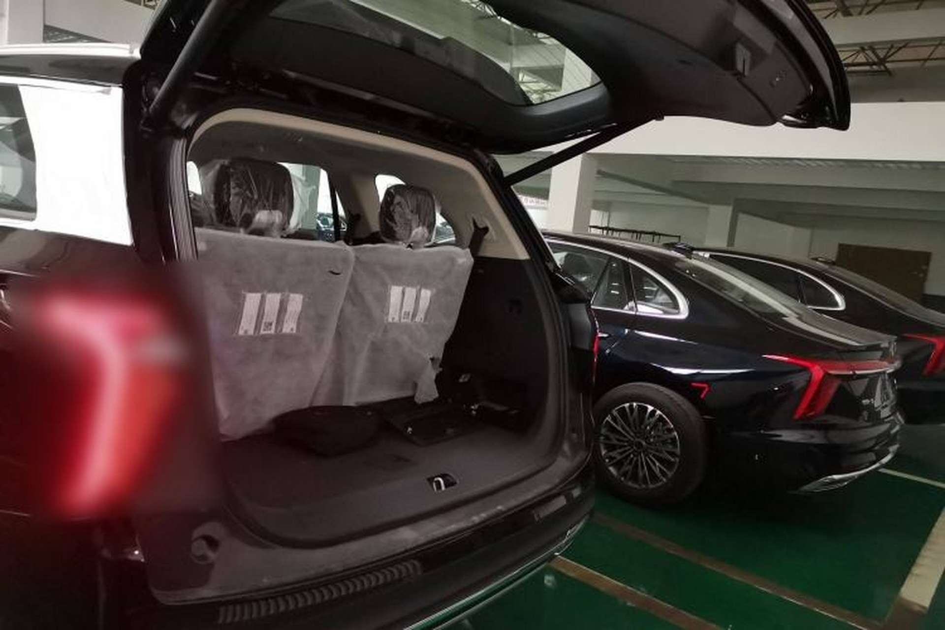 Used Hongqi HS7 PHEV 2025 Model 2.0T PHEV Two-Wheel Drive Qi Xiang Edition 6-Seater Trunk