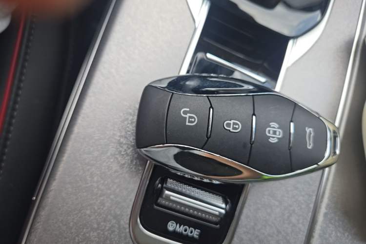 Used Hongqi HS7 PHEV 2025 Model 2.0T PHEV Four-Wheel Drive 2 Million Units Commemorative Edition 6-Seater Vehicle Key