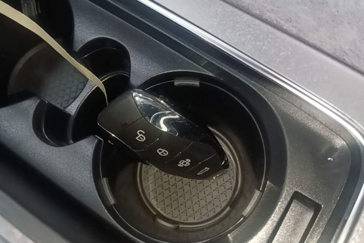 Used Hongqi HS7 PHEV 2025 Model 2.0T PHEV Four-Wheel Drive 2 Million Units Commemorative Edition 6-Seater Vehicle Key