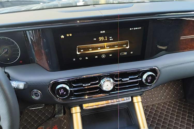 Used Hongqi LS7 2022 4.0T Prestige Flagship Edition 4 Seats Audio And AC Panel