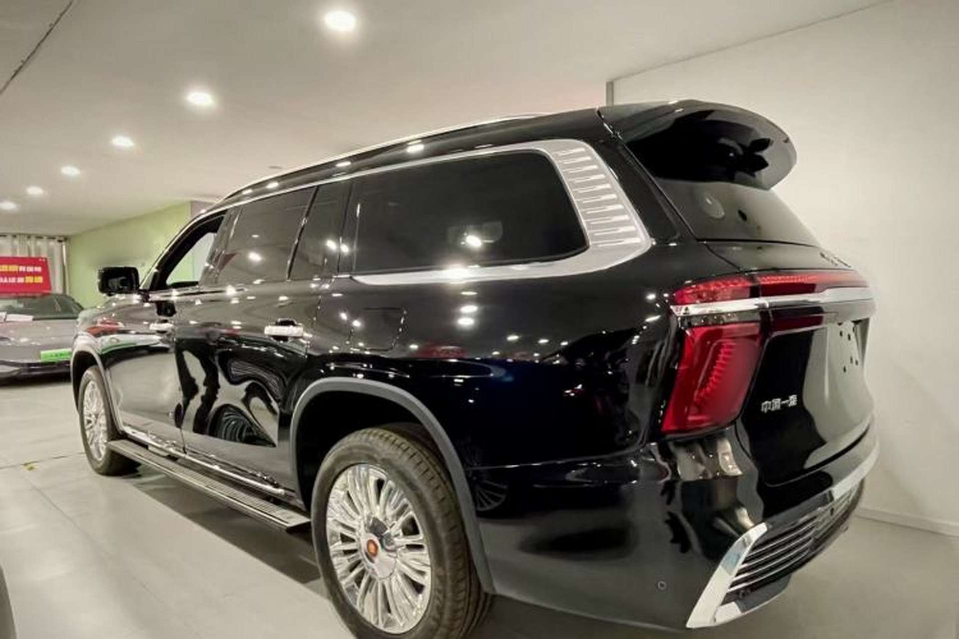Used Hongqi LS7 2022 4.0T Elegant Flagship Edition 6 Seats Exterior 4