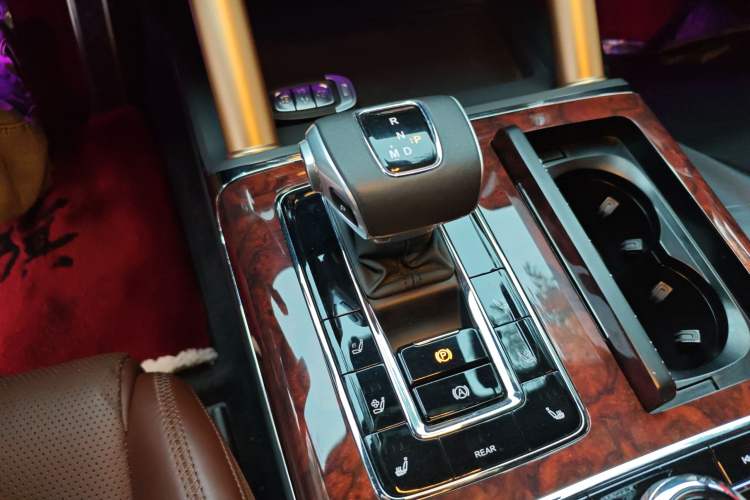 Used Hongqi LS7 2022 4.0T Prestige Flagship Edition 4 Seats Gear Lever