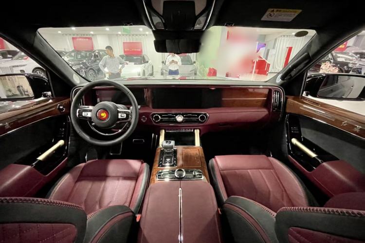 Used Hongqi LS7 2022 4.0T Elegant Flagship Edition 6 Seats Interior 2