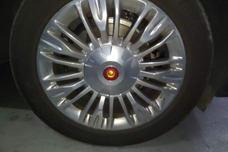 Used Hongqi LS7 2022 4.0T Prestige Flagship Edition 4 Seats Right Front Wheel Hub