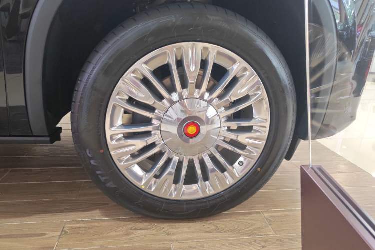 Used Hongqi LS7 2022 4.0T Elegant Flagship Edition 6 Seats Right Front Wheel Hub