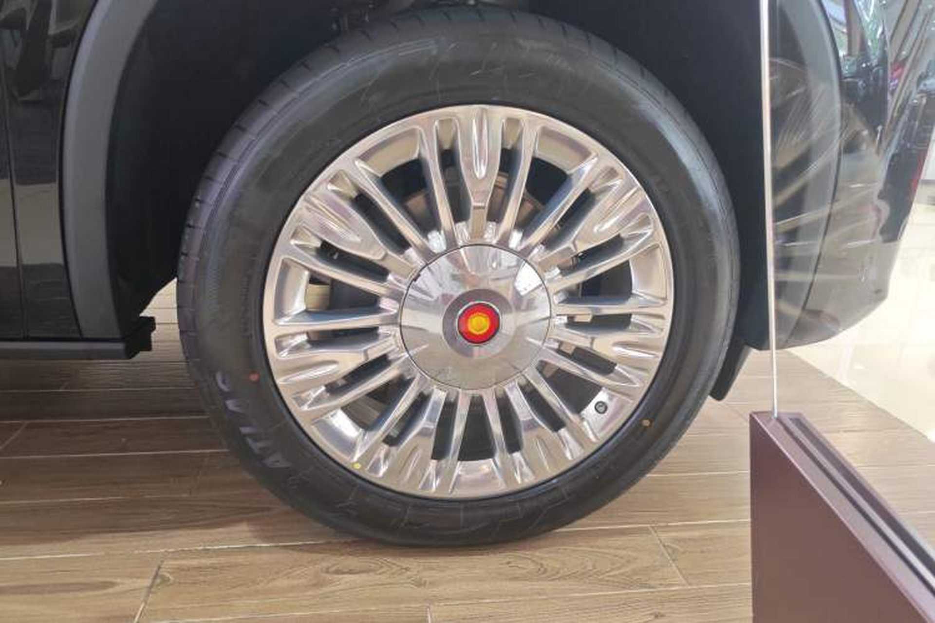Used Hongqi LS7 2022 4.0T Elegant Flagship Edition 6 Seats Right Front Wheel Hub