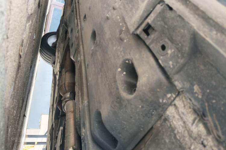 Used Hongqi Shengshi 2009 3.0L Luxury Model Chassis Front Right