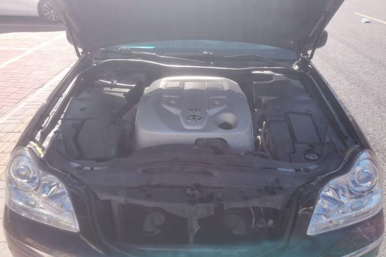 Used Hongqi Shengshi 2009 3.0L Luxury Model Engine Bay