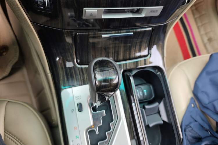 Used Hongqi Shengshi 2009 3.0L Luxury Model Gear Lever