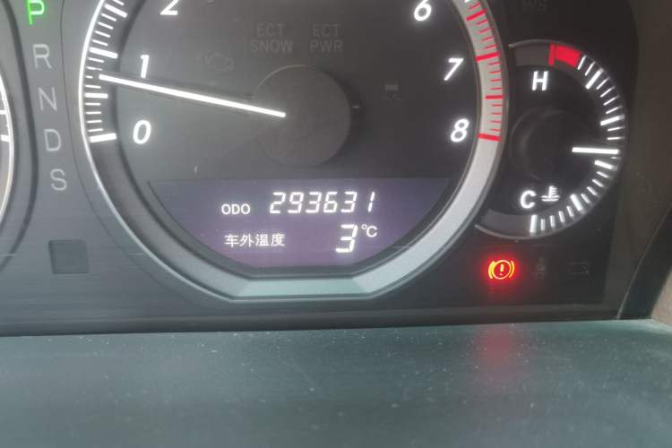Used Hongqi Shengshi 2009 3.0L Luxury Model Odometer Close Up