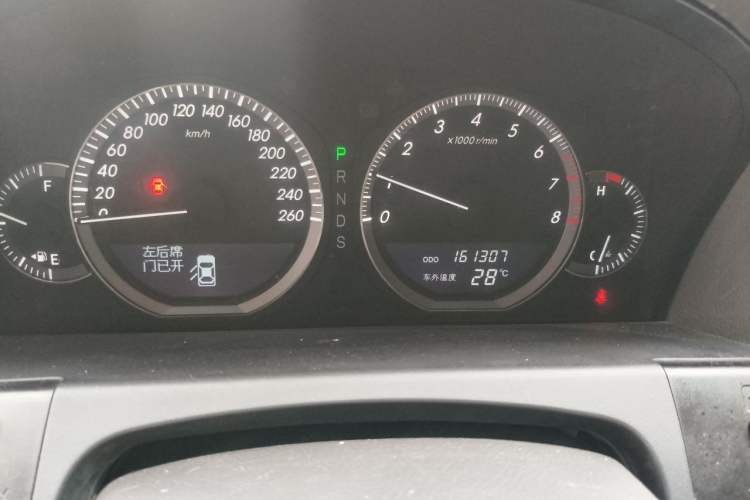 Used Hongqi Shengshi 2009 3.0L Luxury Model Odometer Close Up