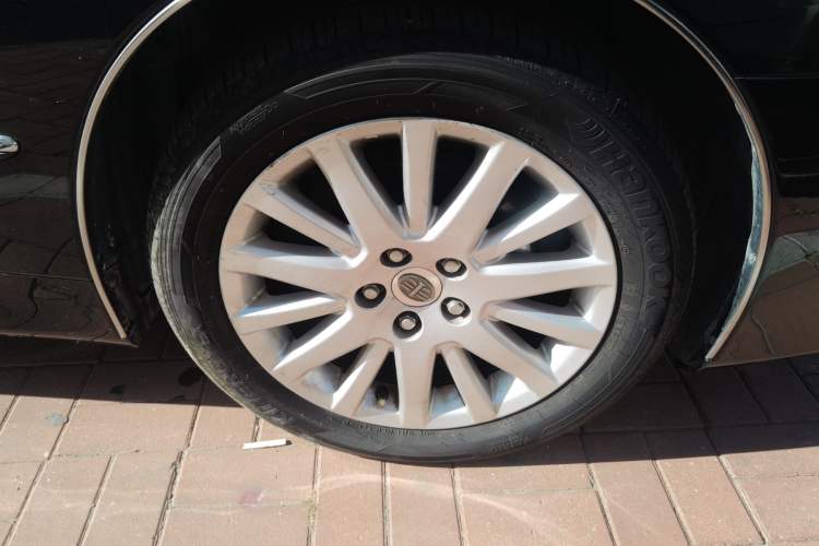Used Hongqi Shengshi 2009 3.0L Luxury Model Right Front Wheel Hub