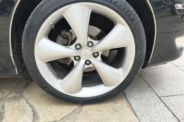 Used Hongqi Shengshi 2009 3.0L Luxury Model Right Front Wheel Hub
