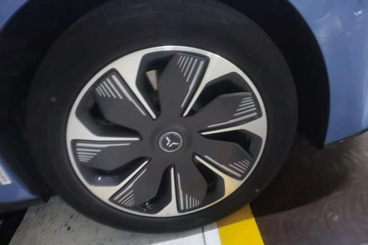 Used Hongqi Tiangong 05 2025 750 Smart Selection Right Front Wheel Hub