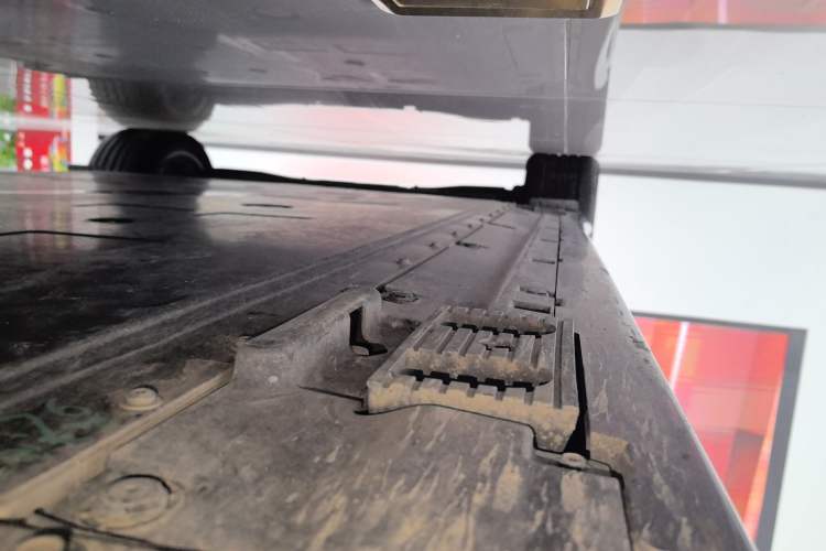 Used Hongqi Tiangong 05 2025 550 Smart Selection Right Side Sill