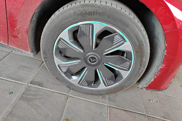 Used Hongqi Tiangong 05 2025 550 Smart Selection Right Front Wheel Hub