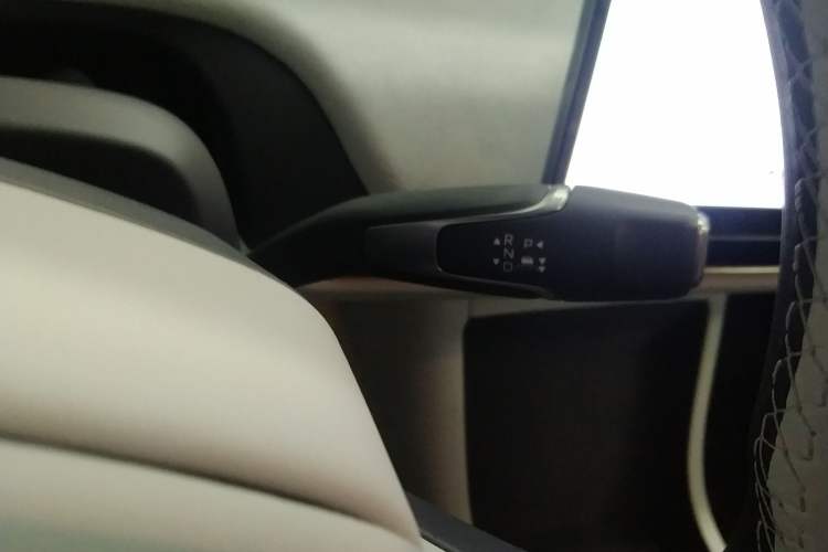 Used Hongqi Tiangong 05 2025 550 Smart Selection Gear Lever
