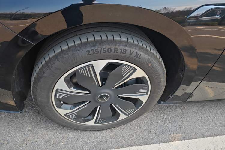Used Hongqi Tiangong 05 2025 550 Smart Selection Left Front Wheel Hub