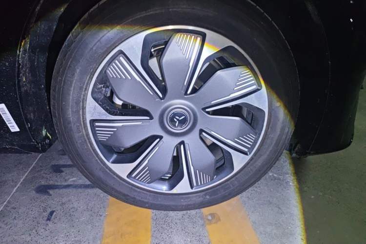 Used Hongqi Tiangong 05 2025 550 Edition Right Front Wheel Hub