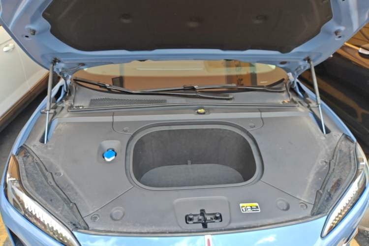 Used Hongqi Tiangong 05 2025 750 Smart Selection Engine Bay