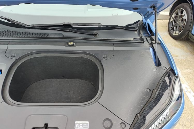 Used Hongqi Tiangong 05 2025 750 Smart Selection Engine Bay Left