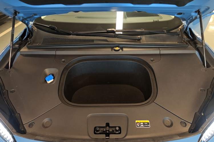 Used Hongqi Tiangong 05 2025 750 Smart Selection Engine Bay