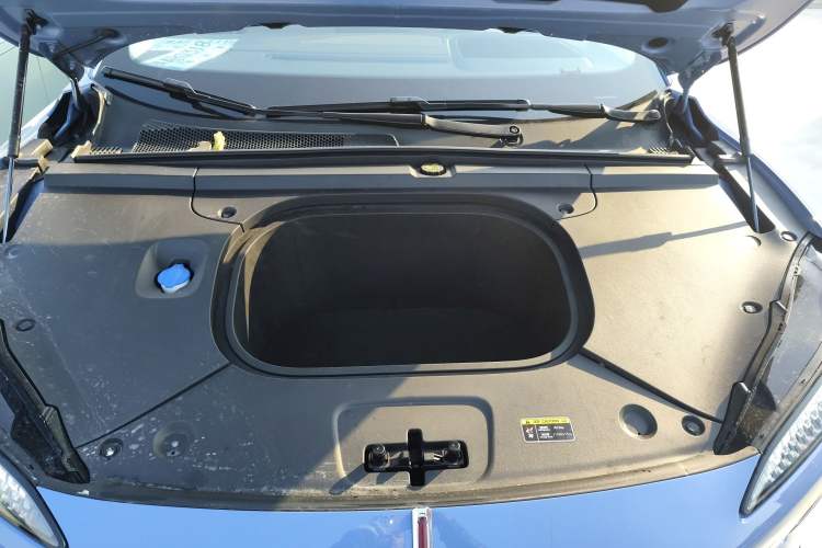 Used Hongqi Tiangong 05 2025 750 Smart Selection Engine Bay