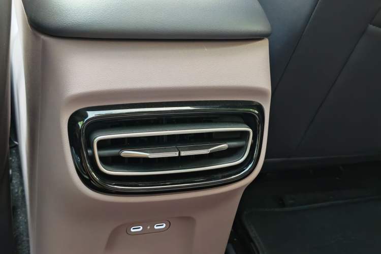 Used Hongqi Tiangong 05 2025 750 Smart Selection Interior 6