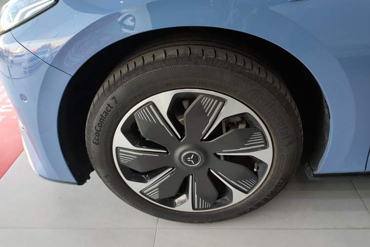 Used Hongqi Tiangong 05 2025 750 Smart Selection Left Front Wheel Hub