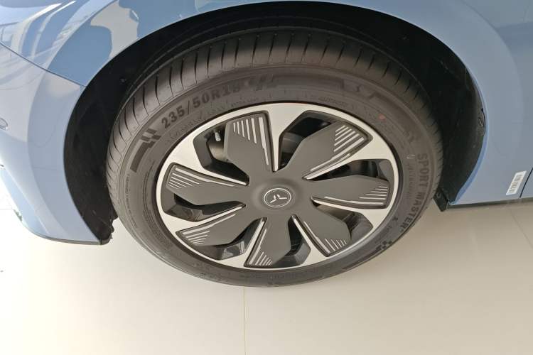 Used Hongqi Tiangong 05 2025 550 Smart Selection Left Front Wheel Hub