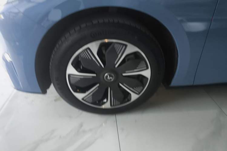 Used Hongqi Tiangong 05 2025 750 Smart Selection Left Front Wheel Hub