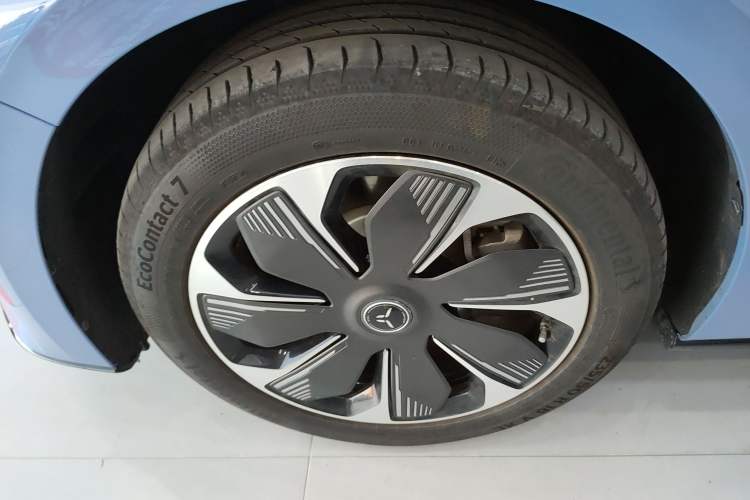 Used Hongqi Tiangong 05 2025 750 Smart Selection Left Front Wheel Hub