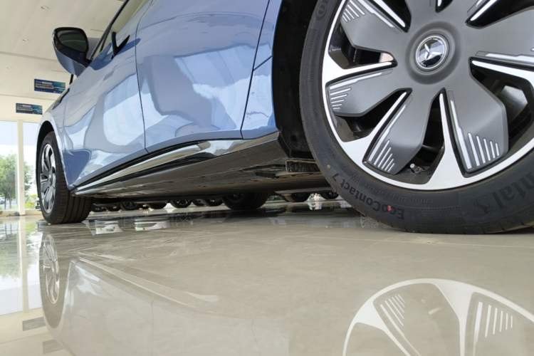 Used Hongqi Tiangong 05 2025 750 Smart Selection Left Side Sill