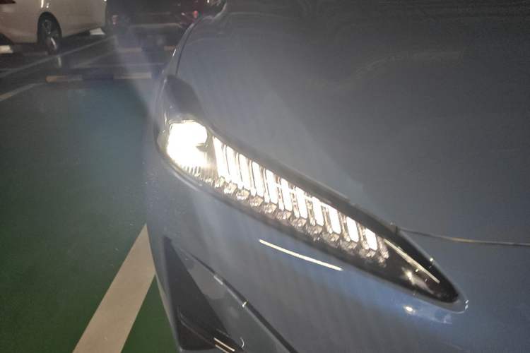 Used Hongqi Tiangong 05 2025 750 Smart Selection Right Front Headlight