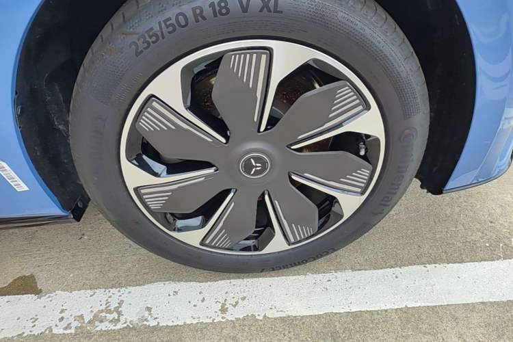 Used Hongqi Tiangong 05 2025 750 Smart Selection Right Front Wheel Hub