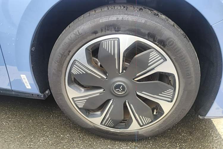 Used Hongqi Tiangong 05 2025 750 Smart Selection Right Front Wheel Hub