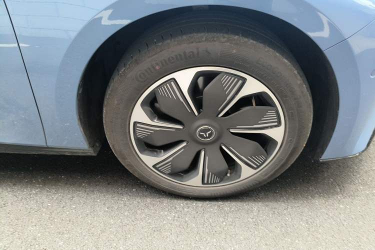Used Hongqi Tiangong 05 2025 750 Smart Selection Right Front Wheel Hub
