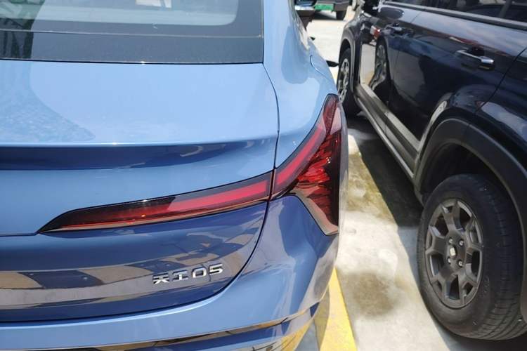 Used Hongqi Tiangong 05 2025 750 Smart Selection Right Rear Taillight
