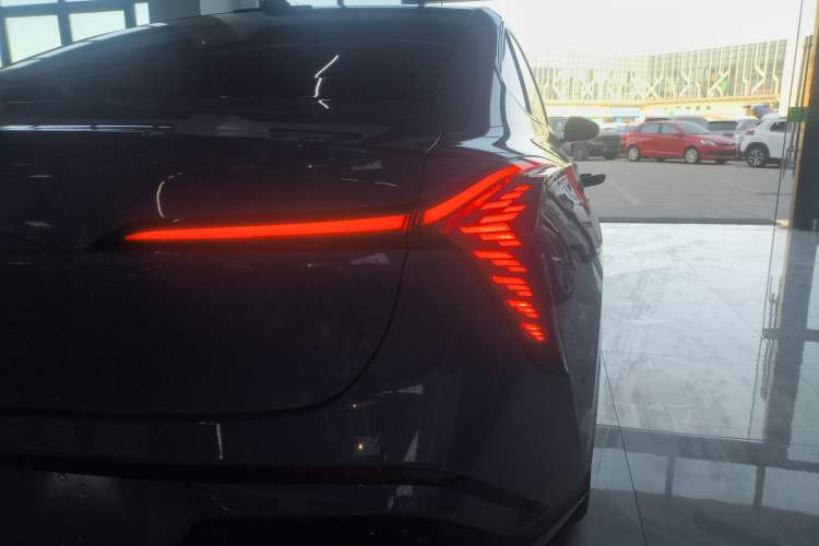 Used Hongqi Tiangong 05 2025 750 Smart Selection Right Rear Taillight