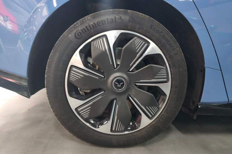 Used Hongqi Tiangong 05 2025 750 Smart Selection Right Rear Wheel Hub