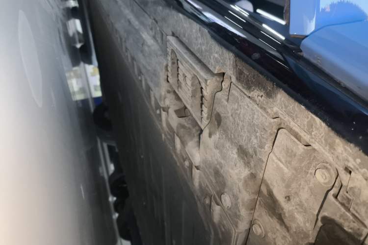 Used Hongqi Tiangong 05 2025 750 Smart Selection Right Side Sill