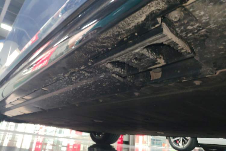 Used Hongqi Tiangong 05 2025 750 Smart Selection Right Side Sill