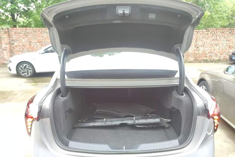 Used Hongqi Tiangong 05 2025 550 Smart Selection Trunk