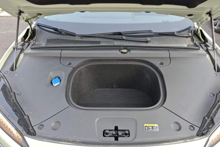 Used Hongqi Tiangong 05 2025 550 Smart Selection Engine Bay
